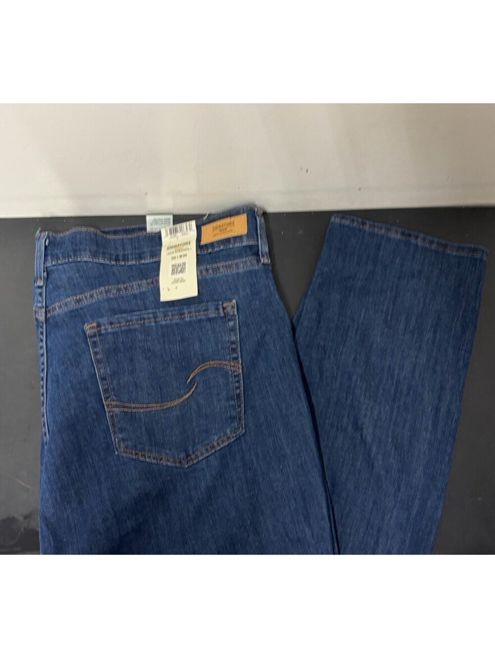 Levi Strauss “Signature Gold” Classic Slim Taper Women’s Size 20 W35